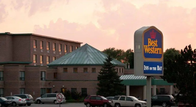 Четырёхместный номер Standard Best Western Inn On The Bay