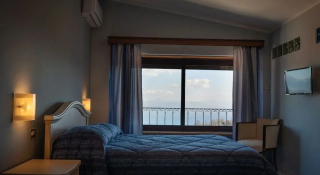 Pie dUlivo - La Residenza nel Centro Storico, Book Hotel San Giovanni a Piro 