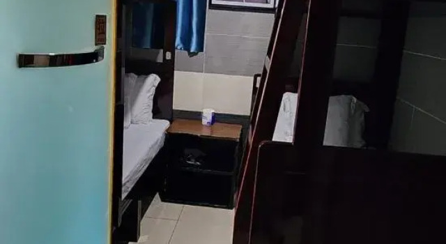 Кровать в общем номере (женский номер) KK Hotel - Hostel - 24 hrs Reception in Flat C2 , Tsim Sha Tsui Building, 83-97 Nathan Road, Tsim Sha Tsui, Kowloon