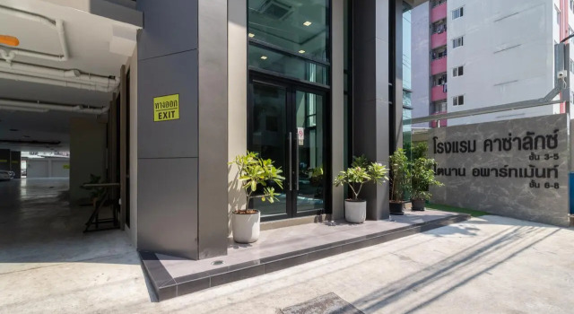 Casa Luxe Hotel and Resident