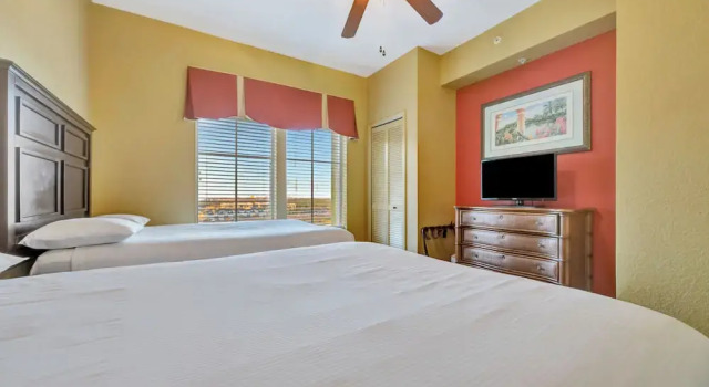 Люкс Executive с 2 комнатами с балконом и с красивым видом из окна The Village Resort Suite and Spa