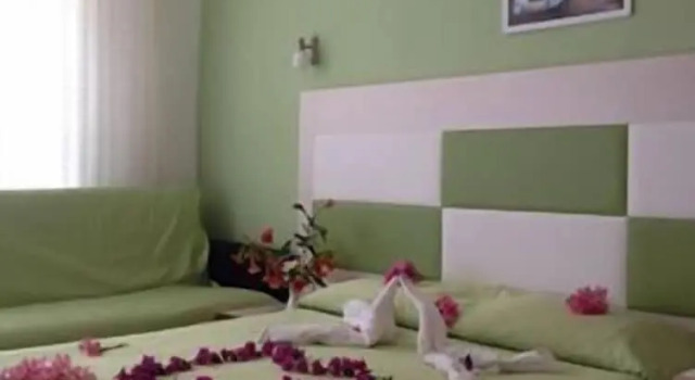 Трёхместный номер Standard с балконом Derya Motel