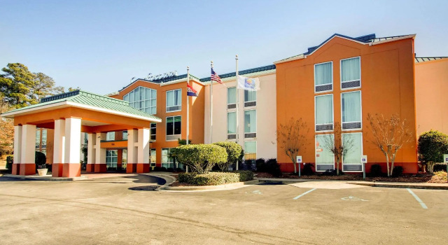 Номер Standard Comfort Inn Meridian - Bonita Lakes