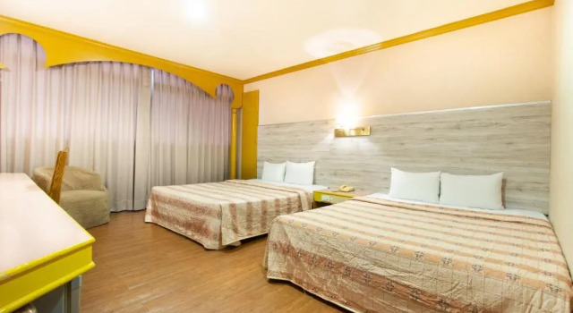 Четырёхместный номер Standard Hwa Nan Hotel