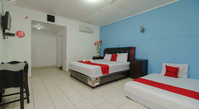 RedDoorz Syariah near Jalan Asahan Pematang Siantar, Rezerwuj Hotel Pematang Siantar Sumatra