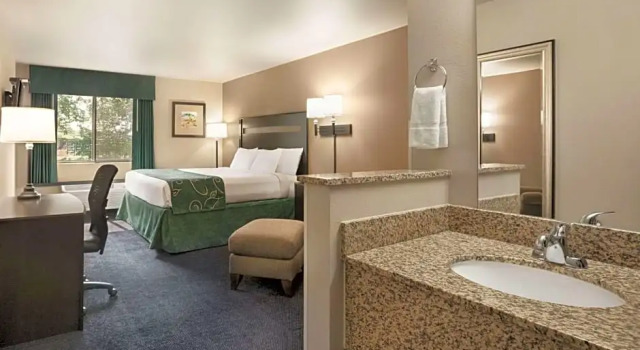 Номер Deluxe Travelodge by Wyndham Brunswick near Fredrick