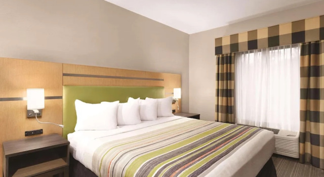 Двухместный люкс Country Inn & Suites by Radisson, Griffin, GA