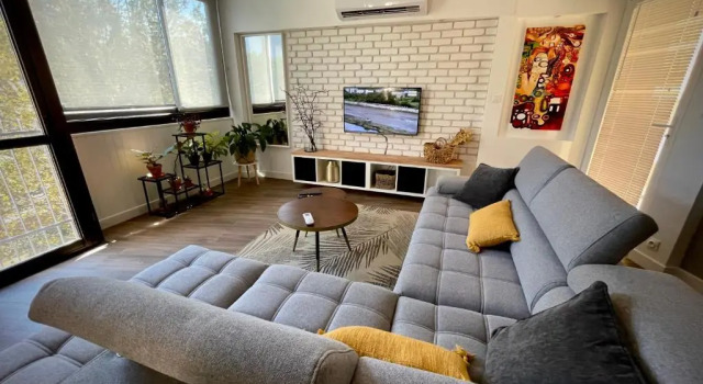 Апартаменты Très bel appartement central, au calme avec balnéo