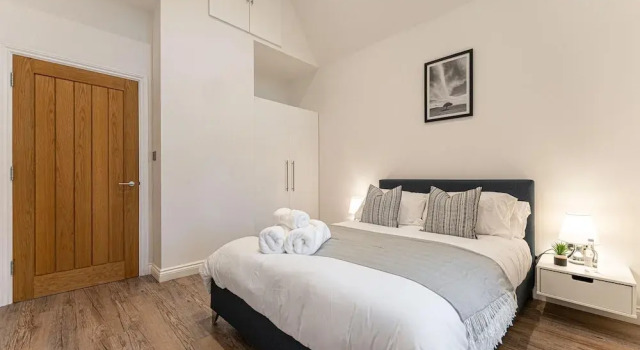 Luxury Converted 1 Bedroom Rugby Near M1 and M6, Забронировать Отель Отели Уорикшир с парковкой, Парковка