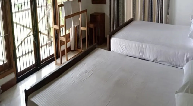 Четырёхместный семейный номер Standard с балконом Rajarata Family Resort