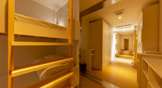 Кровать в общем номере plat hostel keikyu sapporo ichiba