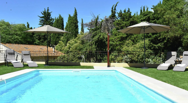 Peaceful Poolside Escape, Rezerwuj Hotel Montouliers Hérault