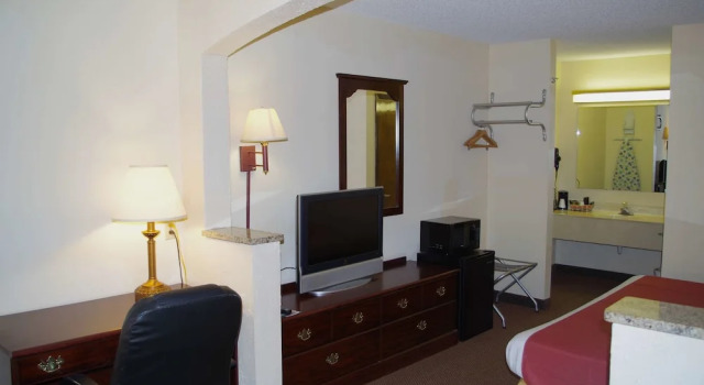 Двухместный люкс с балконом Americas Best Value Inn Malvern