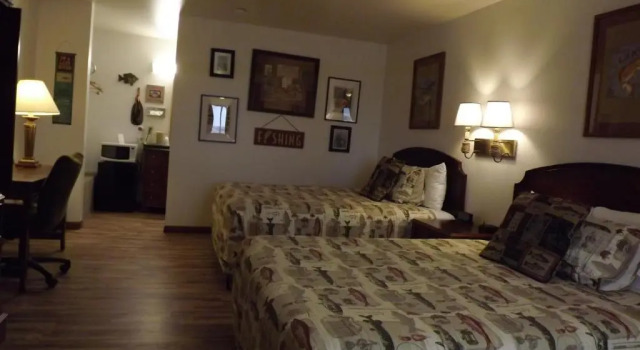 Четырёхместный номер Standard Crest Country Inn