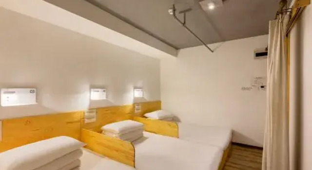 Трёхместный номер Standard Beijing Pagoda Light International Youth Hostel