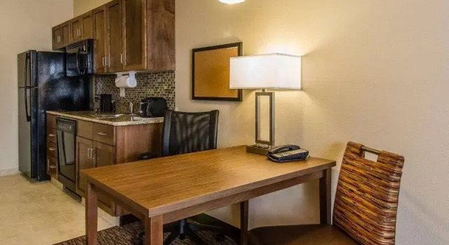 Люкс Standard MainStay Suites Watford City - Event Center