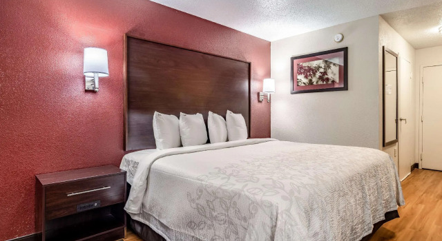 Номер Superior Red Roof PLUS+ & Suites Atlanta Airport South