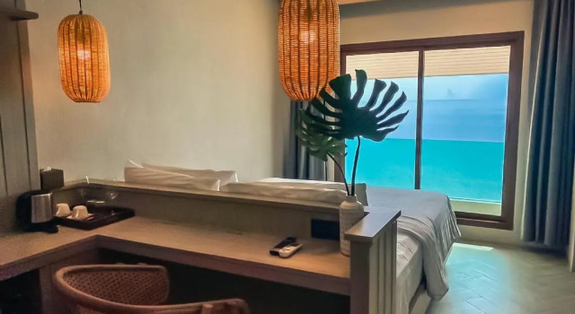 Номер Superior с видом на море Maldives Beach Resort