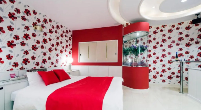 Hotel KBC (Love Hotel), Boek Hotel Ogi Saga