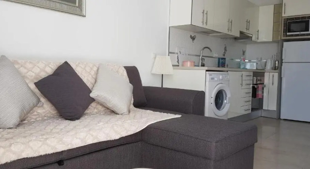 Los Gracioseros Apt 207