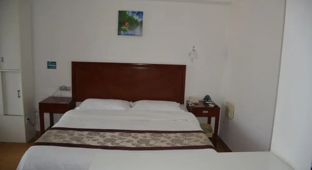 Двухместный номер Deluxe GreenTree Inn Weihai North Qingdao Road Express Hotel