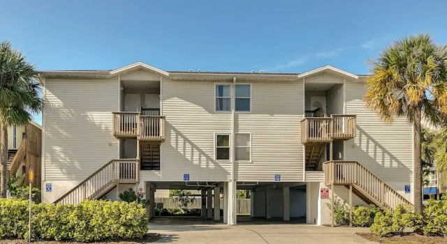 Beachside Condo in Tampa Bay by RedAwning, Забронировать Апартаменты/квартира Отели Индиан-Рокс-Бич с бассейном, Бассейн