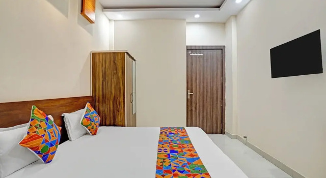 FabHotel Paras Palace - Sant haridas railway station, Забронировать Отель Отели штата Махараштры 3 звезды, 3*