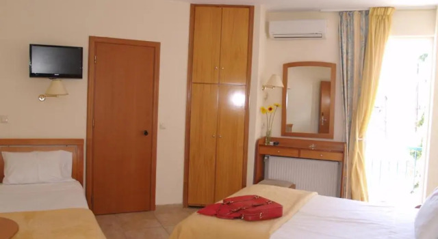 Трёхместный номер Standard Iraklitsa Beach