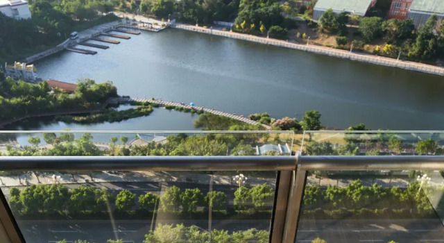 Четырёхместный номер Standard с видом на озеро Holiday Inn Quanzhou Donghai by IHG