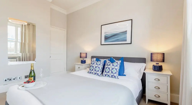 Kensington Apartment with terrace, Забронировать Апартаменты/квартира Апартаменты Лондона, рядом с Галерея Thackeray, Апартаменты/квартира