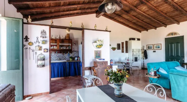 Villa Lorenza Private beach, Book Villa Hotels in Sicily with Parking, Parking