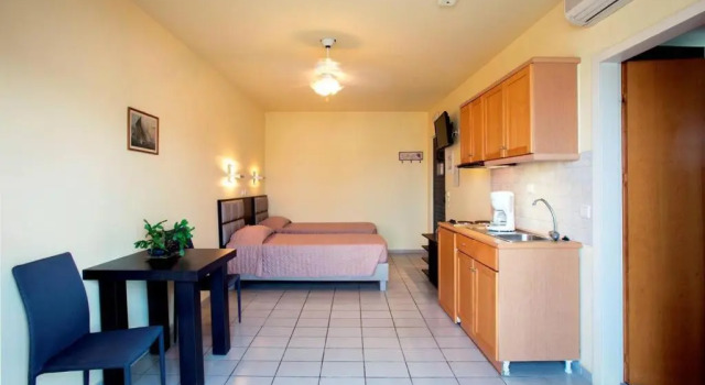 Студия Jason Hotel Apartments