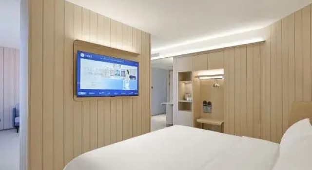 Люкс HanTing Hotel (Jilin Huojudasha Jiangbin Park Hotel)