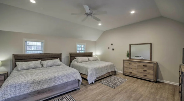 Коттедж Indianapolis Vacation Rental - Walk to the Ims!