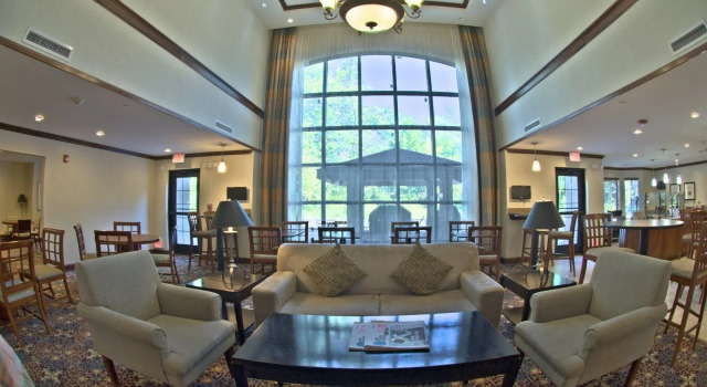 Staybridge Suites East Stroudsburg - Poconos by IHG, Rezervasyon Otel Stroudsburg Alpine Mountain