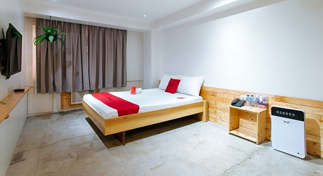 Номер Standard RedDoorz Plus at Boni Avenue Mandaluyong