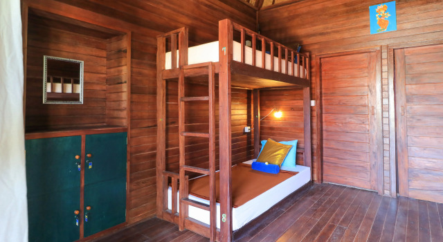 Uma Hostel Lembongan, Забронировать Хостел Отели Лембонган с парковкой, рядом с Пляж Нуса Лембонган, Парковка