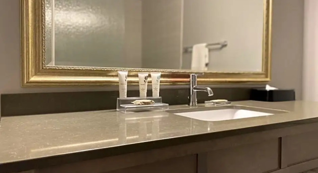 Шестиместный номер Standard Country Inn & Suites by Radisson, Bemidji, MN