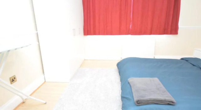 Four Bedroom Townhouse 12 Minutes Walk to Excel Exhibition Centre