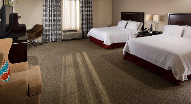 Четырёхместный номер Standard Hampton Inn & Suites Las Vegas South