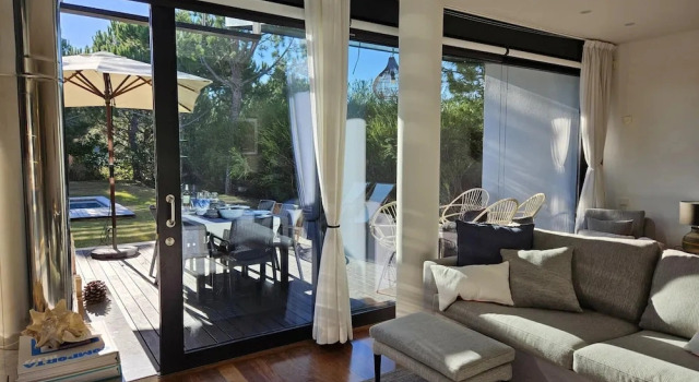 Коттедж Tr ia Beach House With Pool