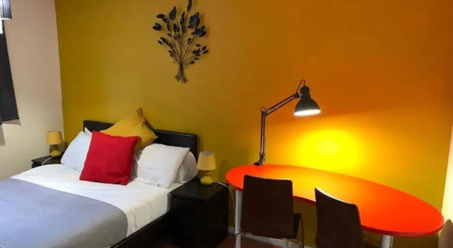New Cross Mews 4 Bedroom 2 Bathrooms Fast Wifi Parking Sleeps up to 12, Забронировать Отель Отели Англии 3 звезды, 3*