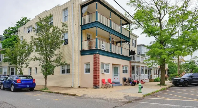 Walk to Downtown & Beach: Ocean Grove Apartment!, Book Lejlighed Ocean Grove 
