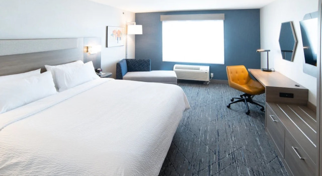 Двухместный номер Standard Holiday Inn Express and Suites Moose Jaw by IHG