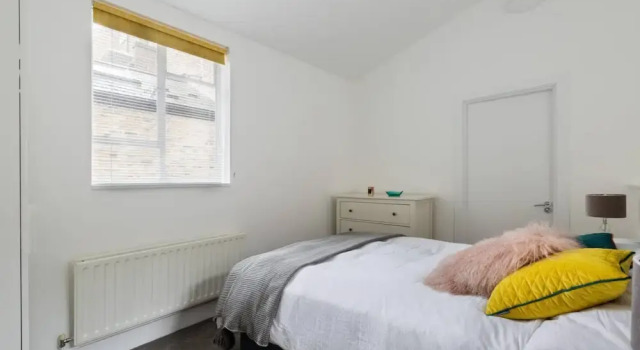 Bright and Modern 3 Floor Apartment in Central London