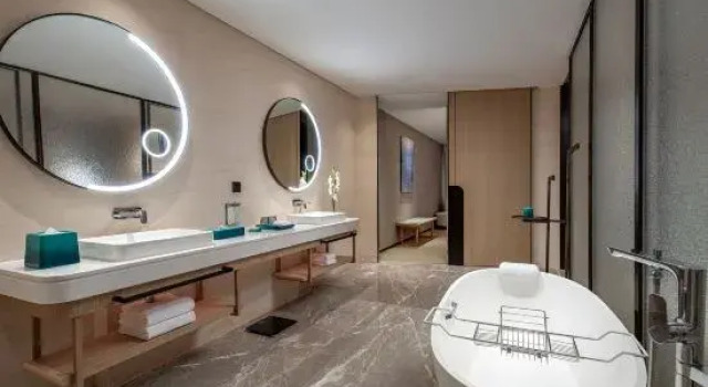 Люкс c 1 комнатой oceanfront Holiday Inn Beihai Silver Beach