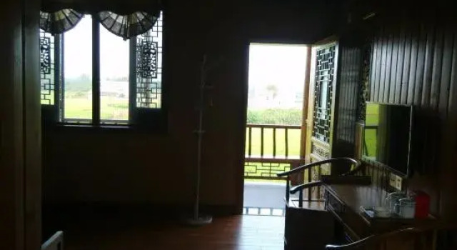 Кровать в общем номере Bishan Yunmen Homestay