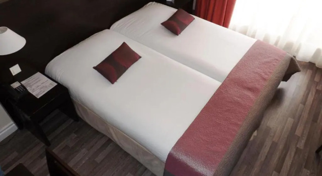 Двухместный номер Standard с балконом Hôtel Comté de Nice