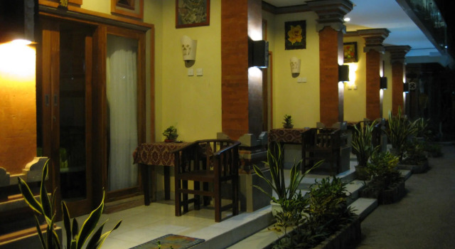 Номер Deluxe Sayang Maha Mertha Hotel