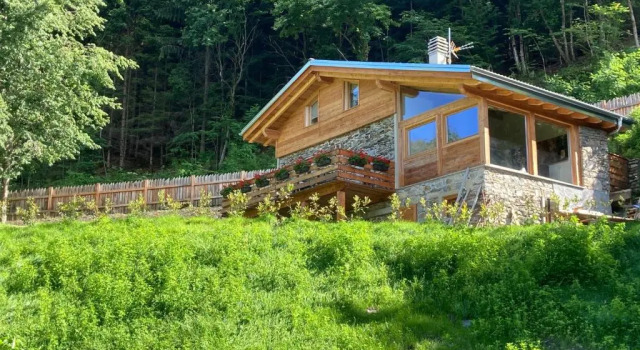 Cozy Nature House, Prenota Villa Hotel a Colico con parcheggio, Parcheggio